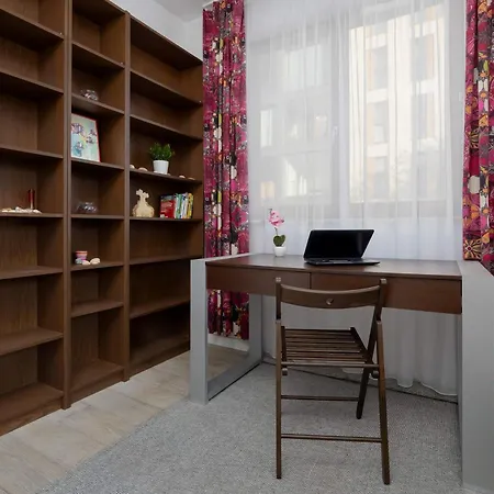Apartmán Spacious Near The Airport Parking & Remote Working By Renters