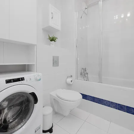 Spacious Near The Airport Parking & Remote Working By Renters Apartamento *