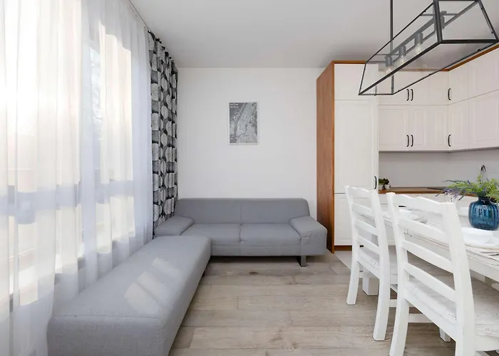 Spacious Near The Airport Parking & Remote Working By Renters Varsovie