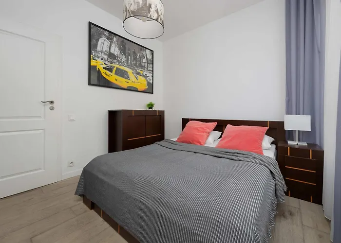 Spacious Near The Airport Parking & Remote Working By Renters Varsóvia