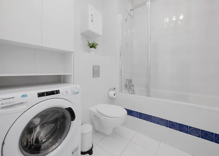 Spacious Near The Airport Parking & Remote Working By Renters Appartement *