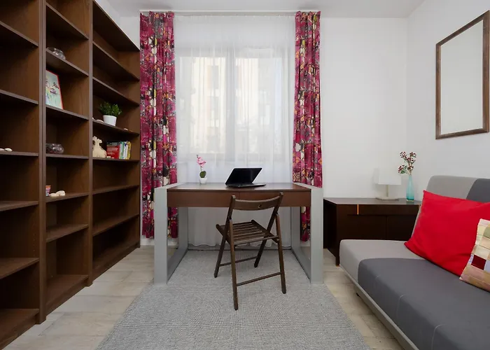 Spacious Near The Airport Parking & Remote Working By Renters *