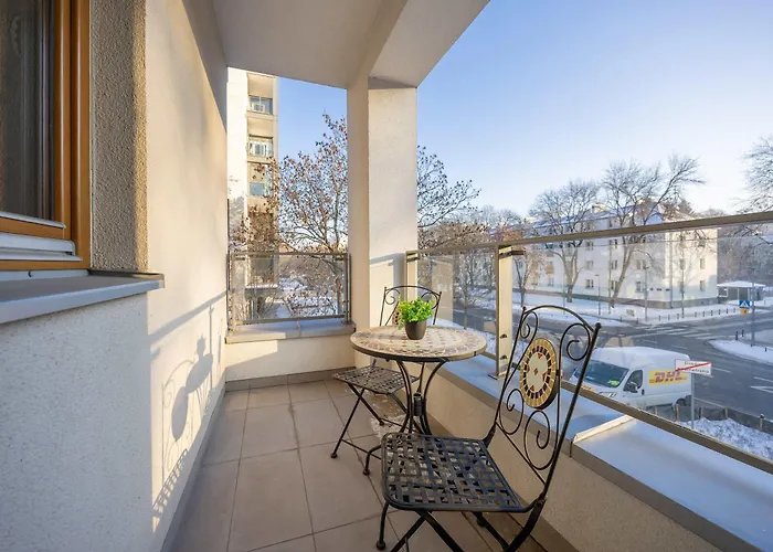 Lägenhet Spacious Near The Airport Parking & Remote Working By Renters