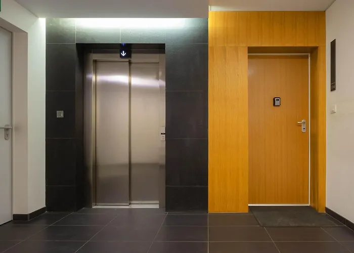 Spacious Near The Airport Parking & Remote Working By Renters * Varsóvia