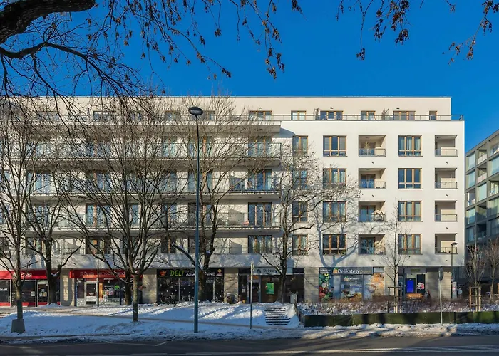 Spacious Near The Airport Parking & Remote Working By Renters Apartamento Varsóvia