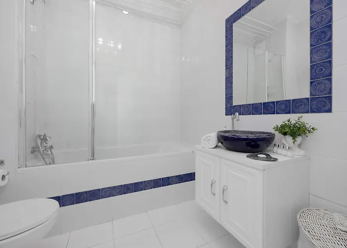 Spacious Near The Airport Parking & Remote Working By Renters شقة