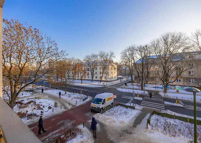 شقة Spacious Near The Airport Parking & Remote Working By Renters *